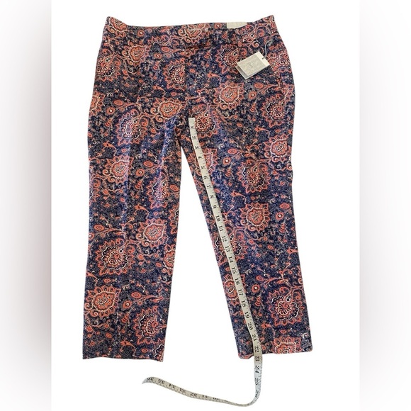 NWT Paisley Print Relaxed Fit Capris - Picture 10 of 11